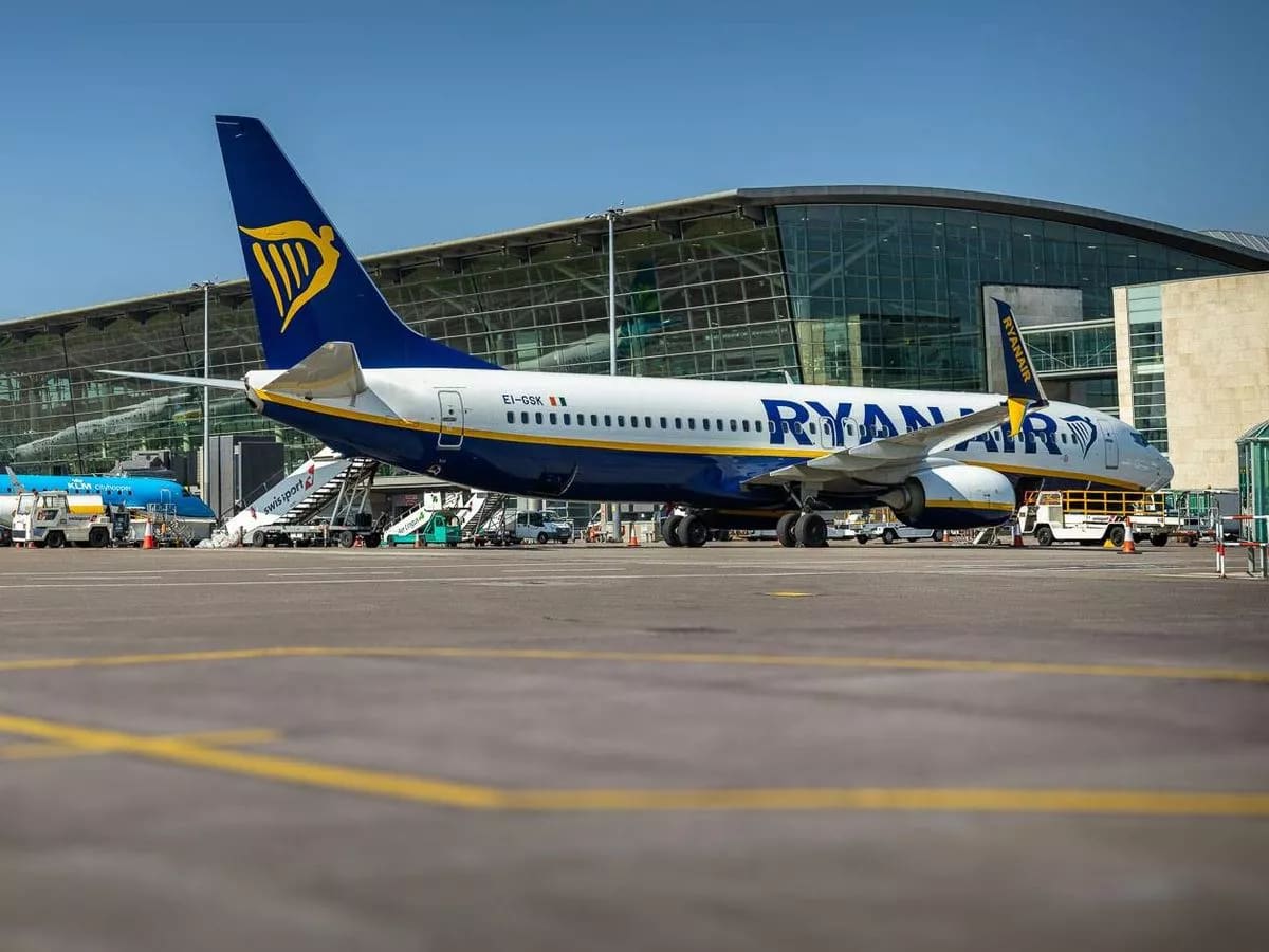 Ryanair Faro-Dublin Flight Diverts to Cork Due to Disruptive Passenger Arrest