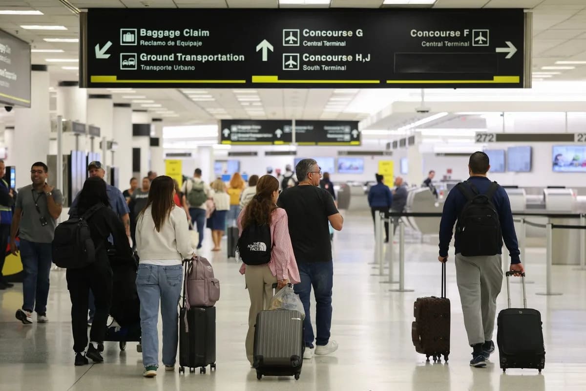 FAA plans to roll back flight restrictions at major airports imposed during shutdown