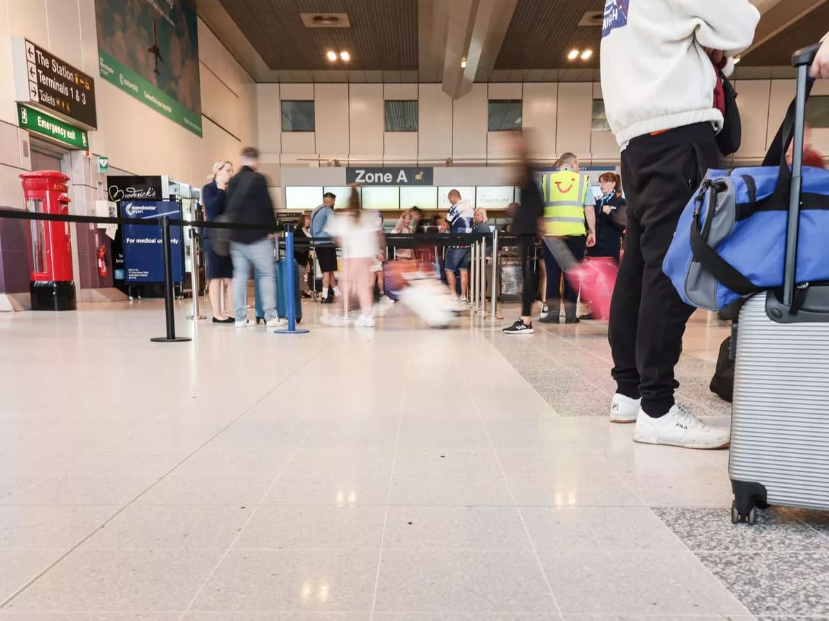 Which Manchester Airport Flights Are Delayed or Cancelled on Christmas Eve?