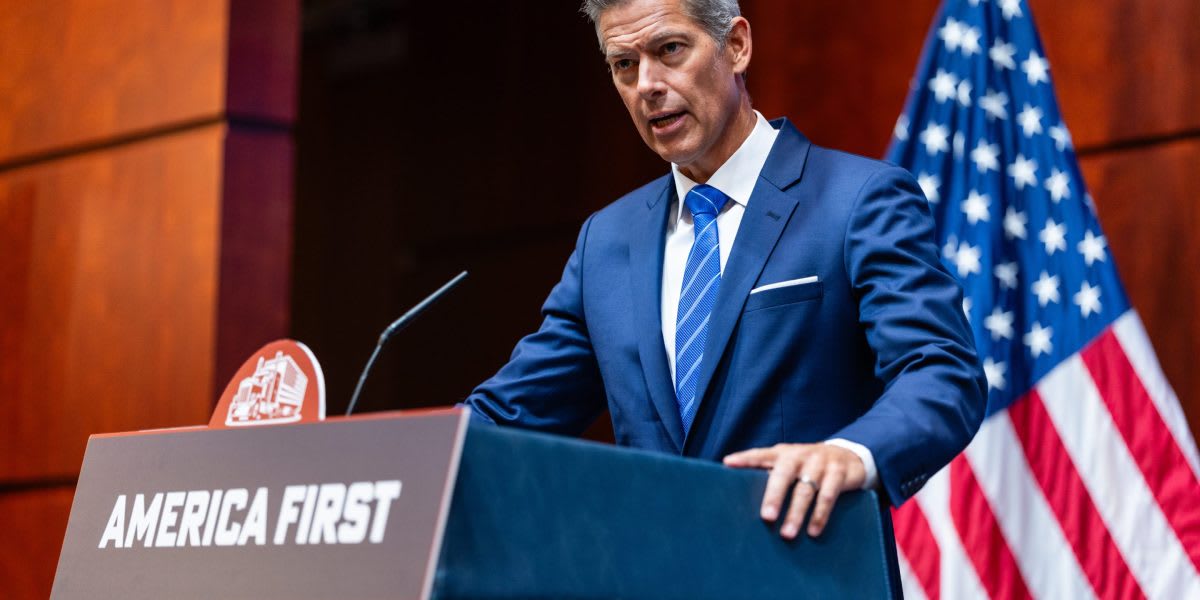 Just 776 air traffic controllers will get Trump’s $10,000 bonus, but the union says thousands who worked during the shutdown were left out