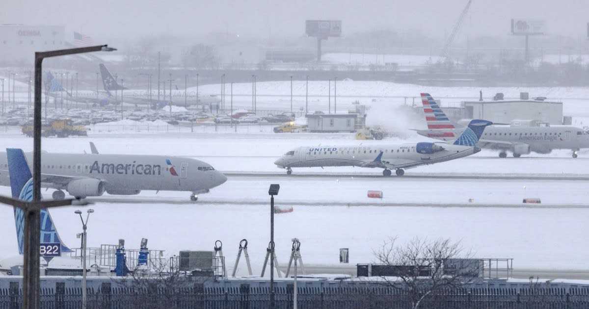 Thanksgiving Travel Chaos: Winter Storms & Airbus Glitch Disrupt Flights