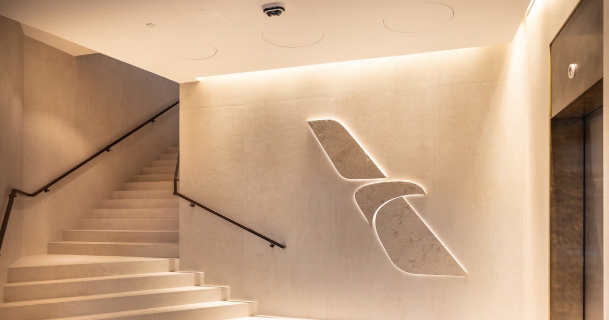 American Airlines confirms major renovation for busy DCA Admirals Club lounge.