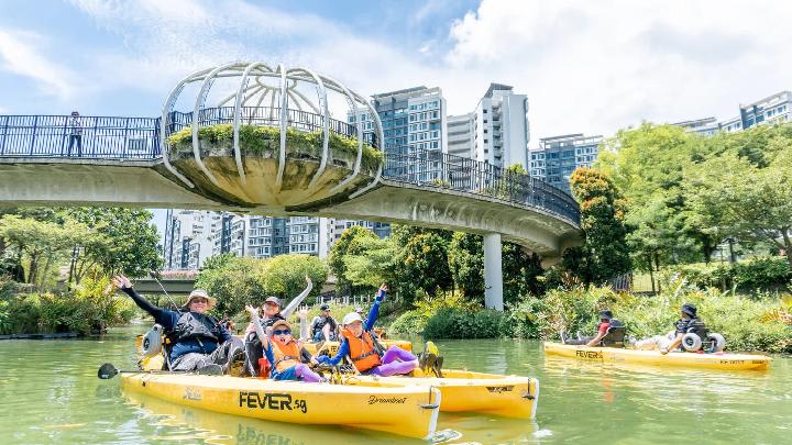 Singapore Airlines, Scoot, and Emirates Prepare for 2026 No-Boarding Directive.