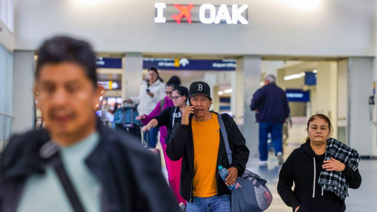 Bay Area airports prep for busy holiday travel as uncertainties loom