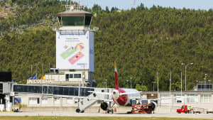 Wild Boars Force Iberia, easyJet Flight Diversions at A Coruña Airport.