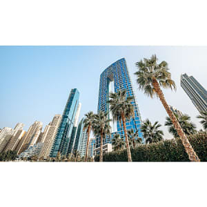 United Airlines Drops Dallas-Dubai Airfare to $677: Is This the New Normal for 2026?