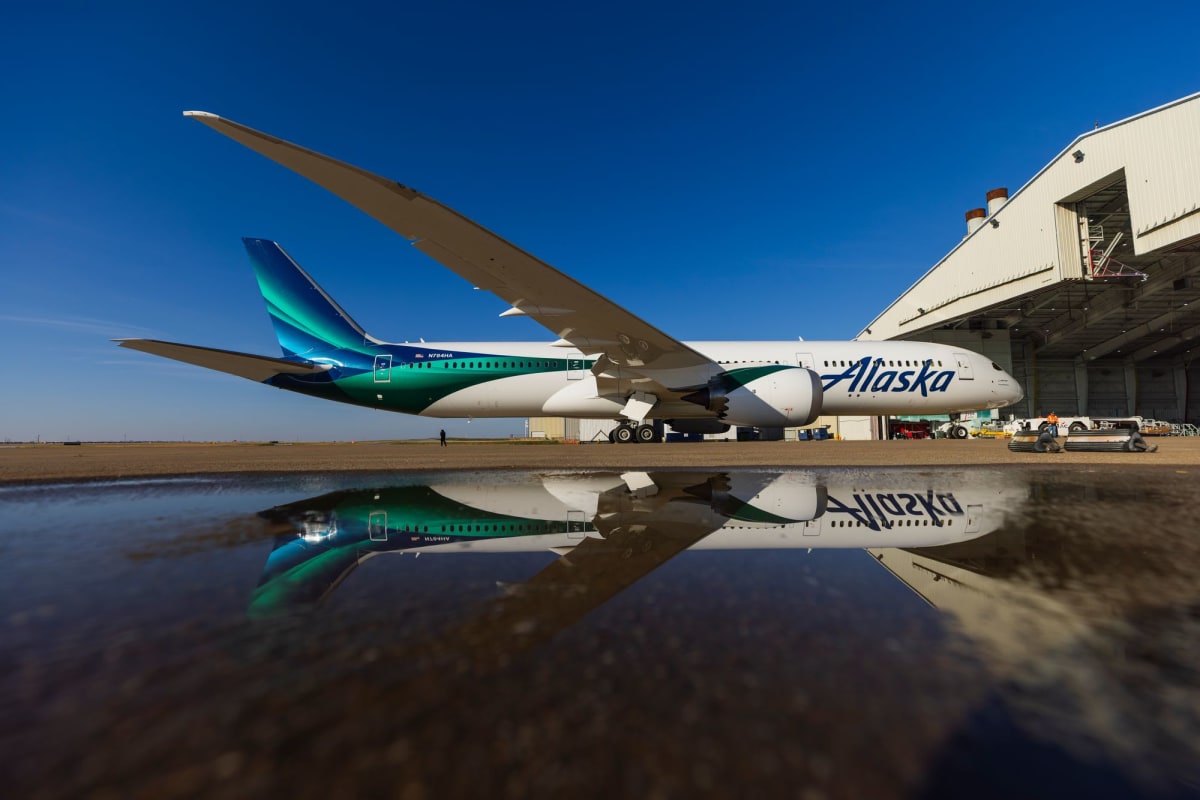 Alaska Airlines Unveils First Boeing 787 Dreamliner, Committing to 110-Jet Order After 737 MAX 9 Crisis