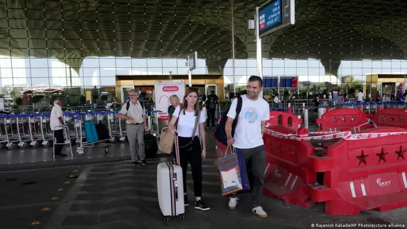 India Resumes Limited UAE Flights Amid Mass Cancellations