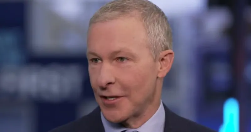 United CEO Warns of Cuts Amid DHS Funding Crisis and Fuel Surge