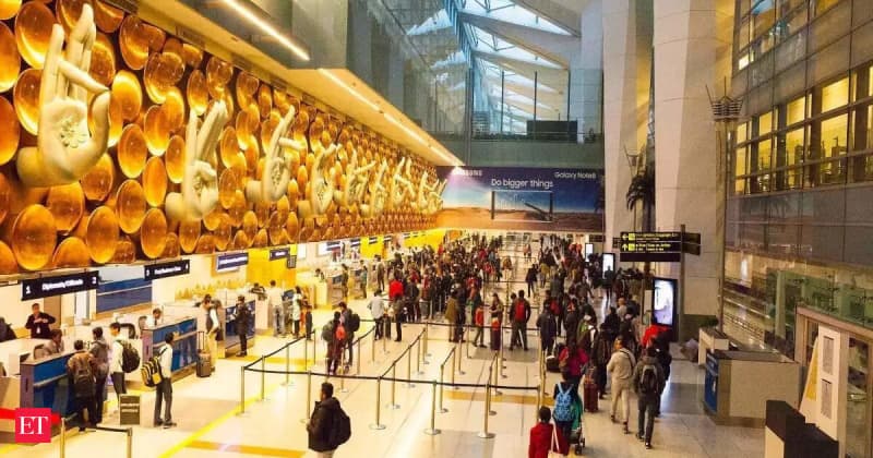 Indian Airlines Face Delays as IMD Issues Delhi Weather Alert