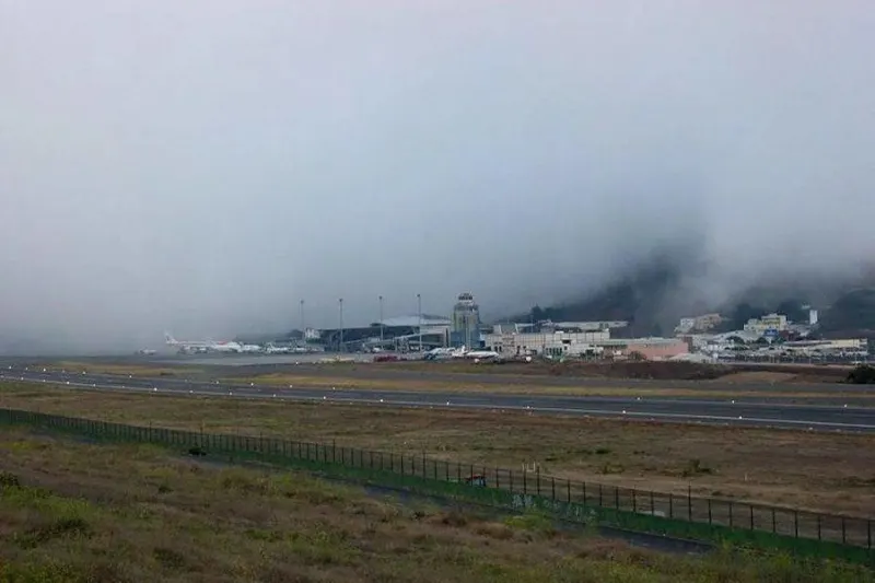 Five Flights Divert from Tenerife North Due to Low Fog