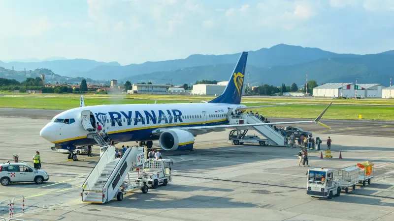 Ryanair Diverts Berlin-Alicante Flight for Unruly Man