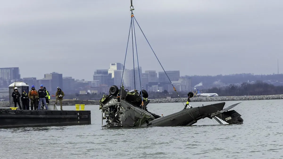 Army Report: Faulty Black Hawk Caused 67-Death DC Collision