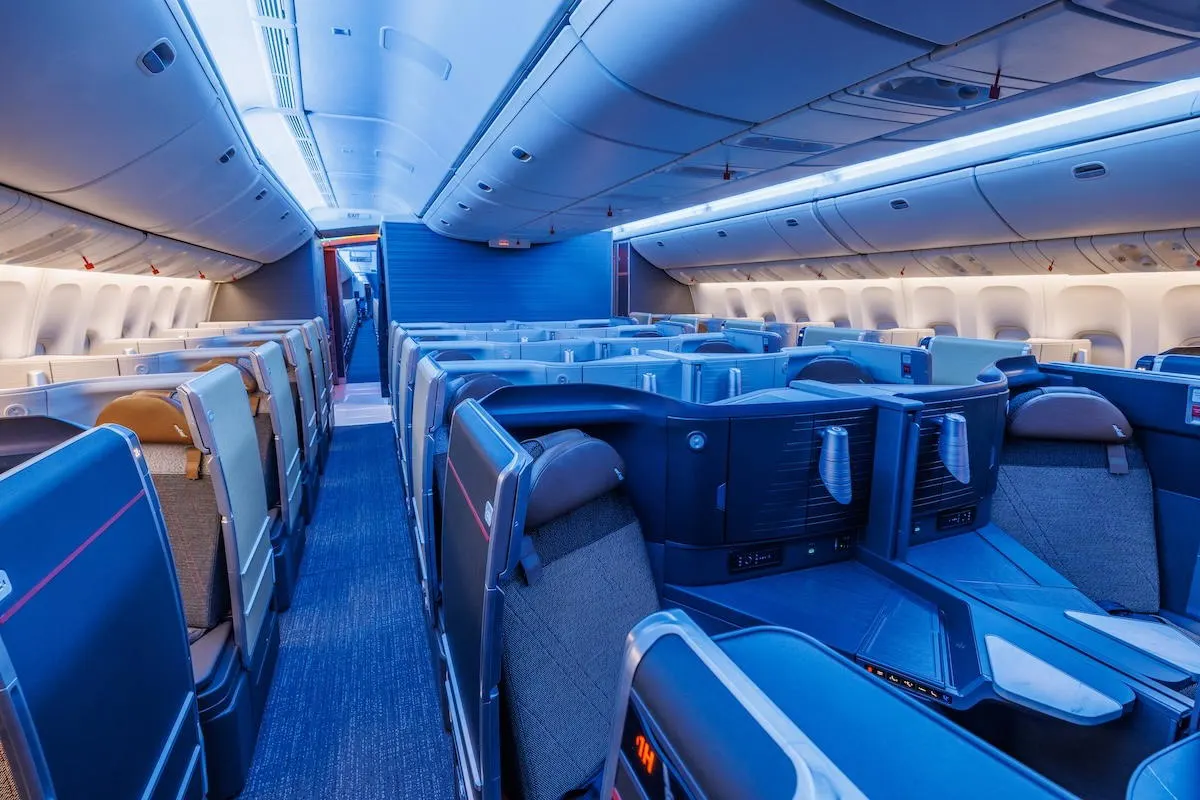 American Airlines Retrofits 777-300ERs, Ends First Class