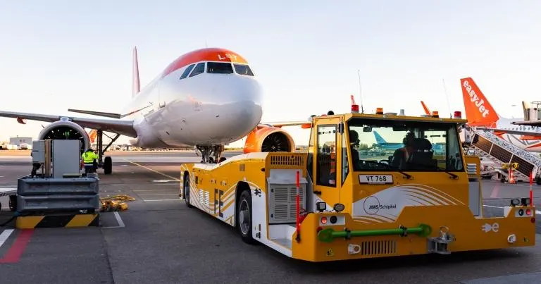 Schiphol Deploys World's First Electric TaxiBot