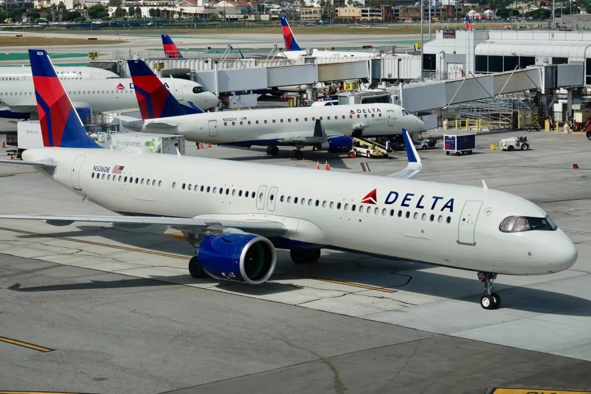 Delta Adds EWR-LAX Service, Challenges United at Newark