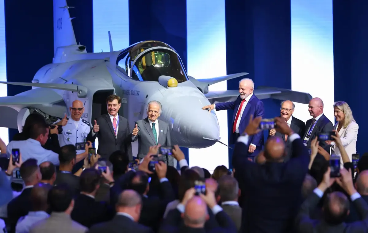LATAM Finalizes $2.1B Embraer E195-E2 Order for Brazilian Market