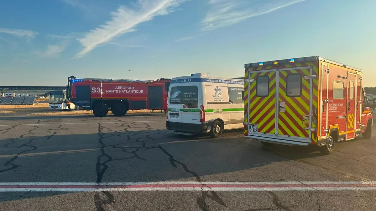 Ryanair Flight FR9887 Diverts to Nantes After Turbulence