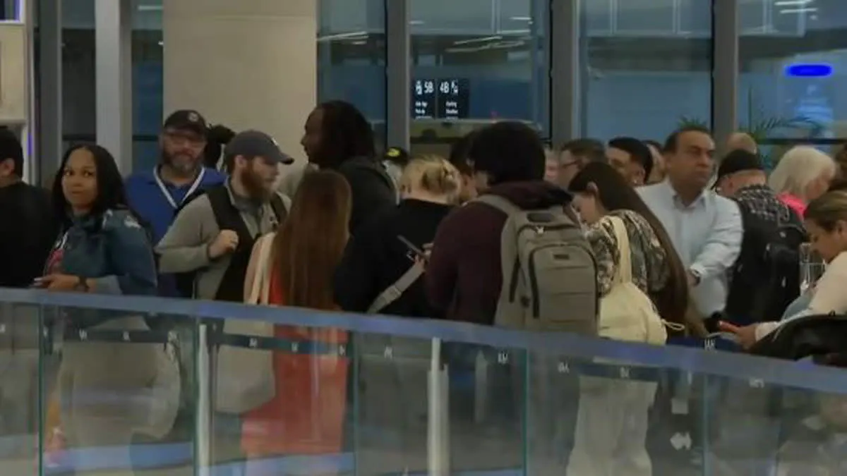 TSA Staffing Shortages Worsen Airport Delays Amid 2026 DHS Shutdown
