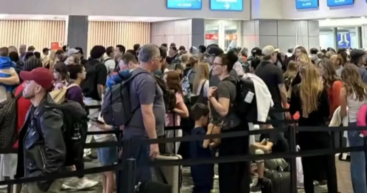 Airline CEOs Urge Congress to Fund DHS Amidst Shutdown Chaos