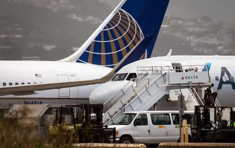 American and United Plan Capacity Cuts Amid Fuel Cost Surge