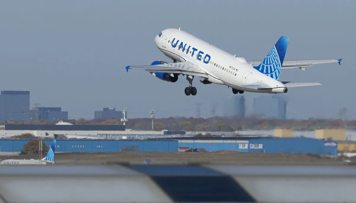 United Cuts 130 Daily Flights at O'Hare Amid FAA Summer Mandate