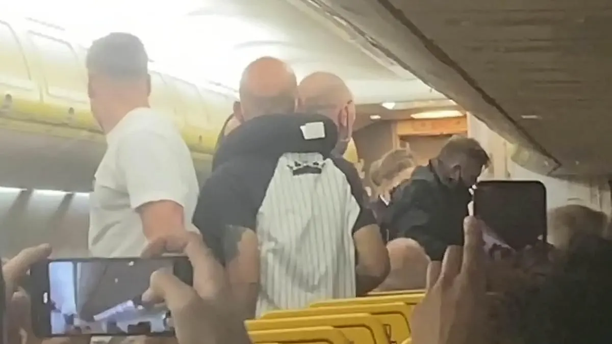 UK Plans National Flight Blacklist to Curb Air Rage