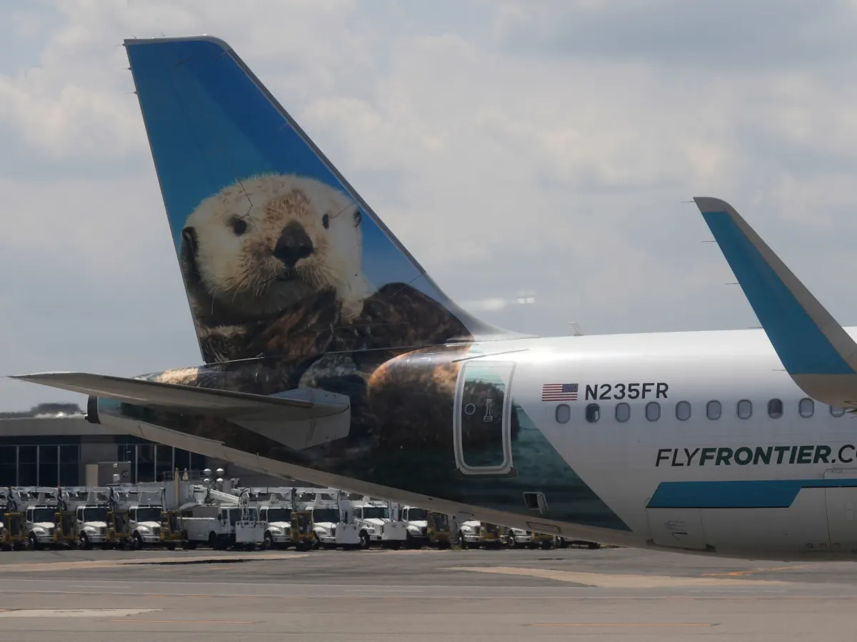 US Summer Travel Slumps Amid Rising Fares and Fuel Costs