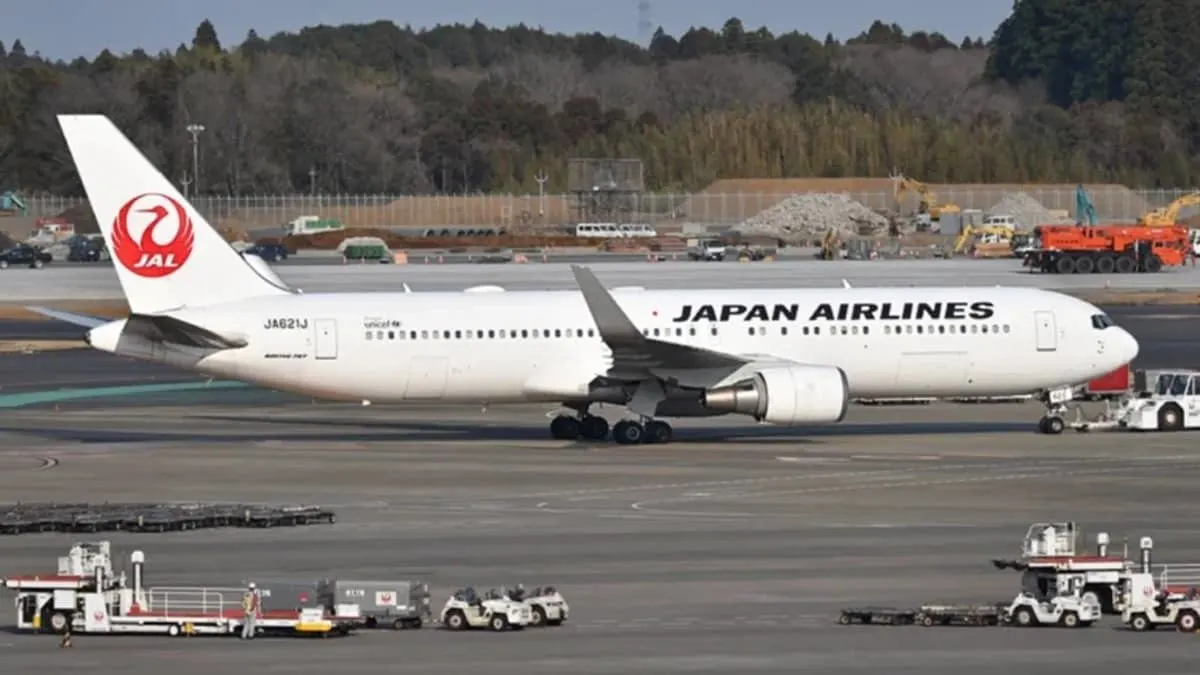 Japan Airlines 767 Makes Emergency Landing at Narita