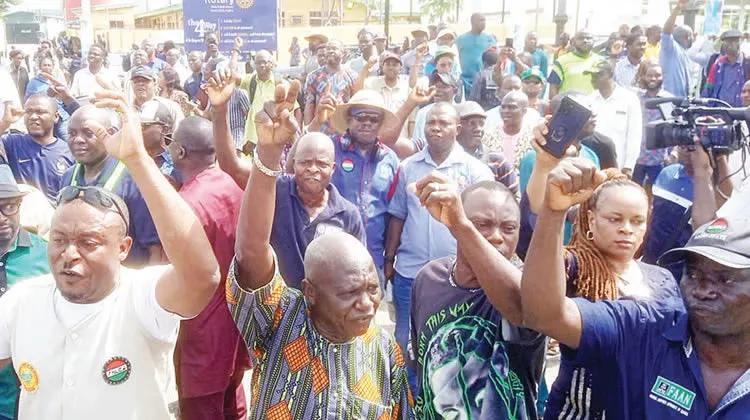 Nigerian Aviation Unions Protest Inflation & Unpaid Benefits