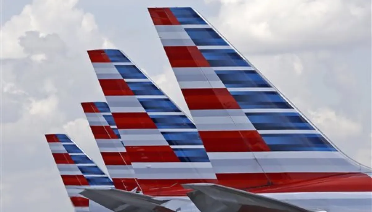 American Airlines 737 Lands With 2 Flat Tires at O'Hare