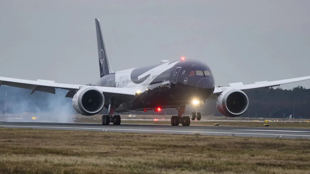 Lufthansa 787 Nose Gear Collapse Traced to Missing Pin