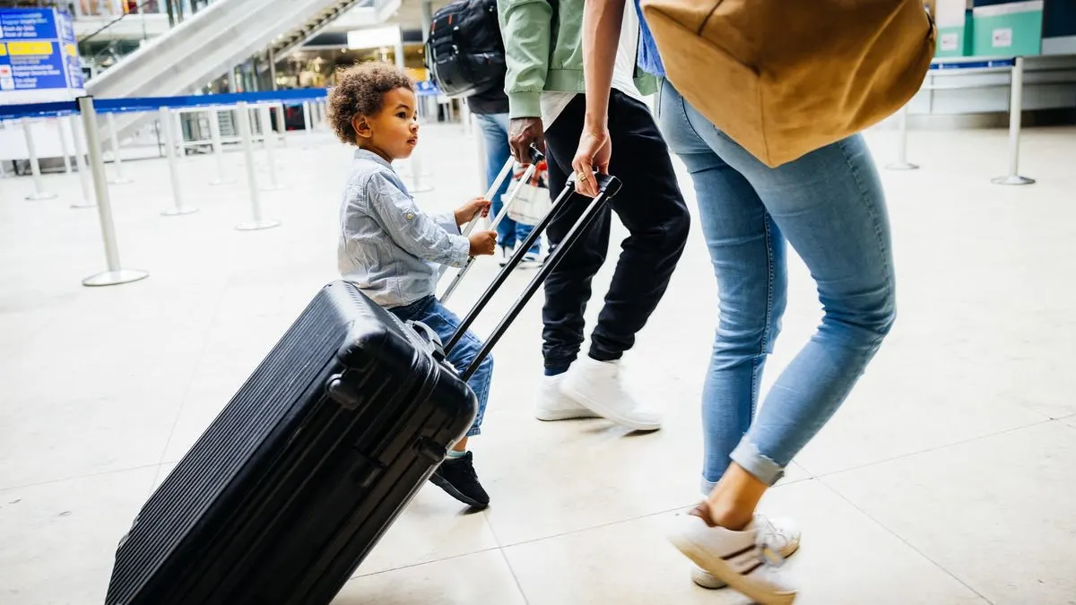 Shutdown Sparks 4-Hour Airport Delays Amid TSA Staff Shortages