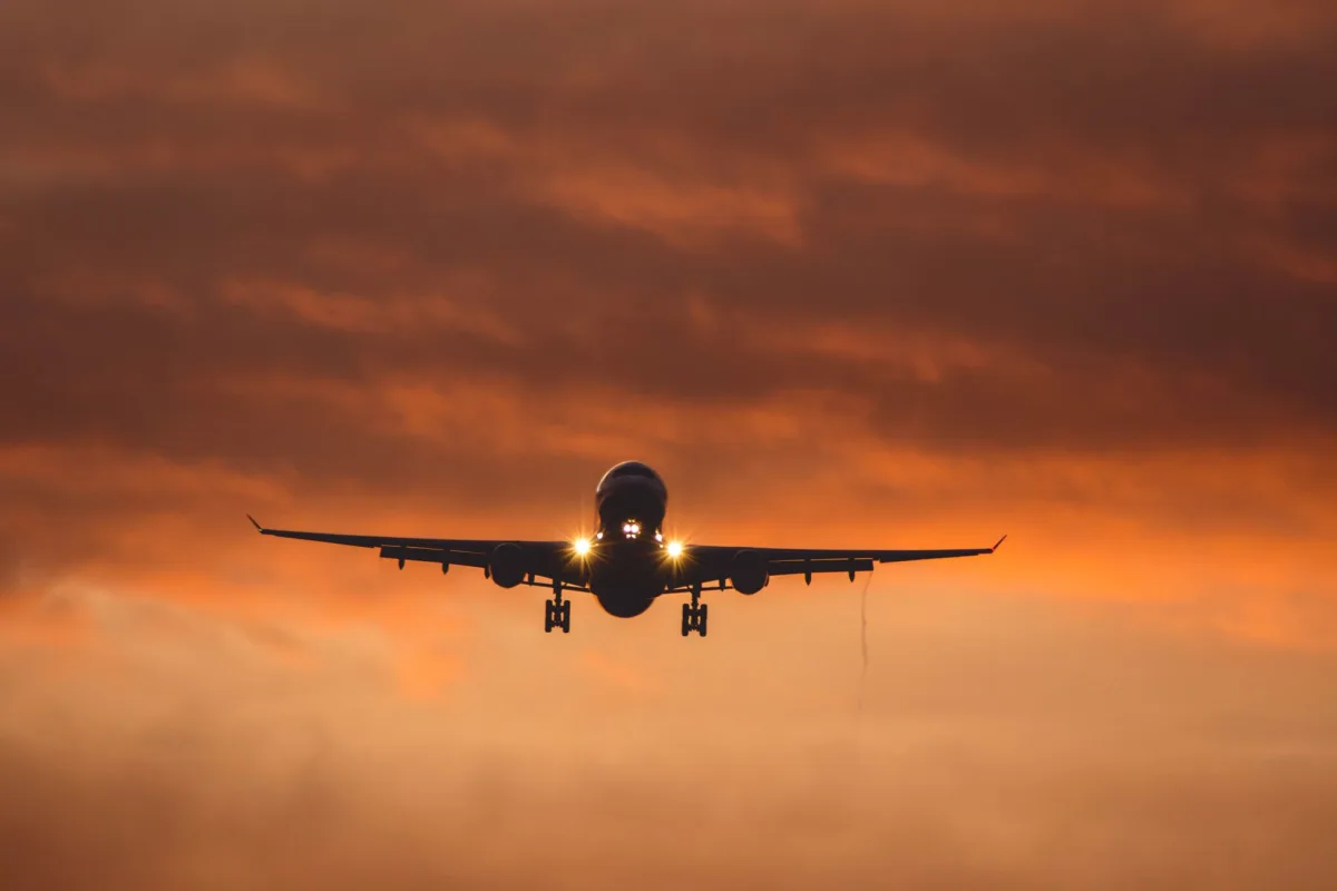 Ryanair 737 MAX Aborts Vilnius Landing Amid GPS Spoofing