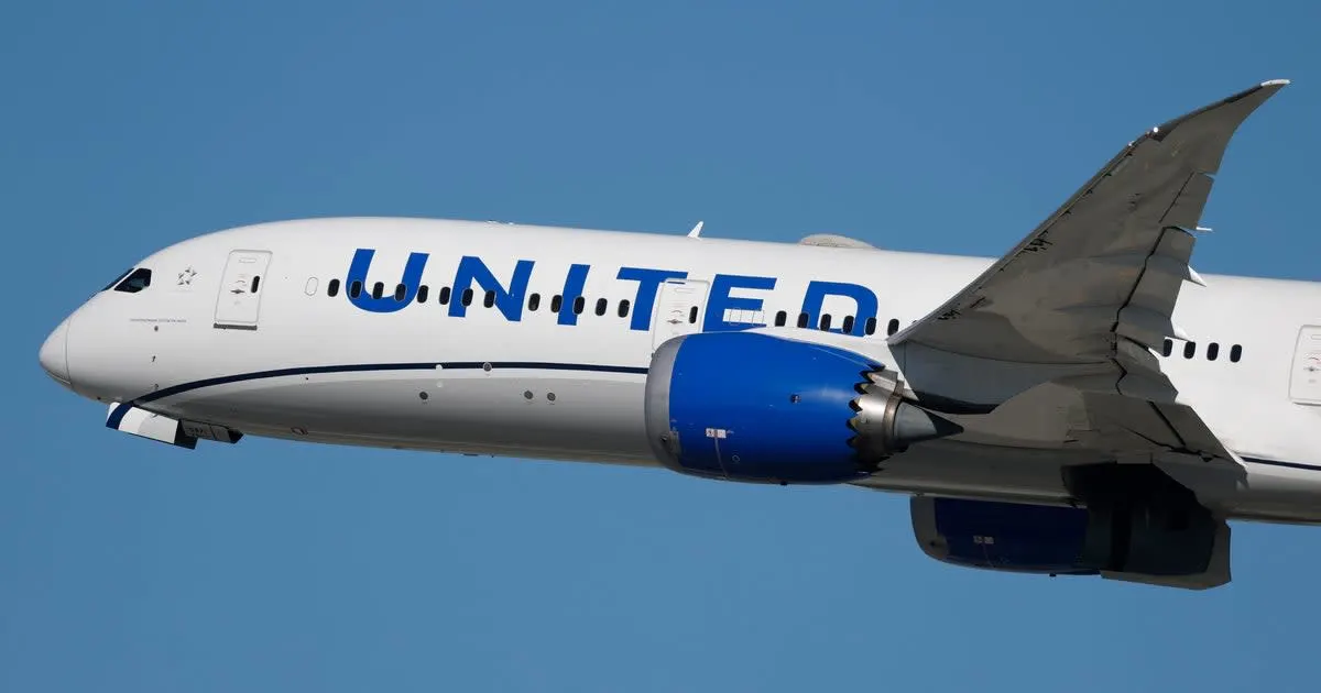 United Airlines Flight 1551 Makes Emergency Landing at IAD