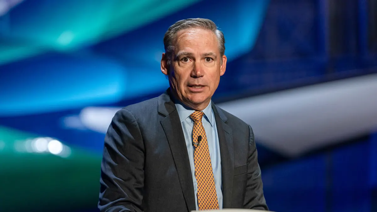 Boeing Delays New Jet to Clear 7,000-Aircraft Backlog