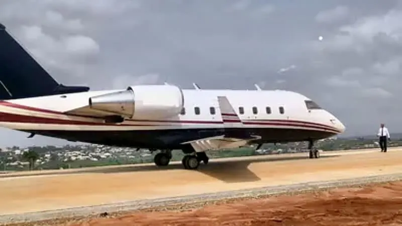 VMO Aero Challenger 601-3A Lands on Road Near Asaba