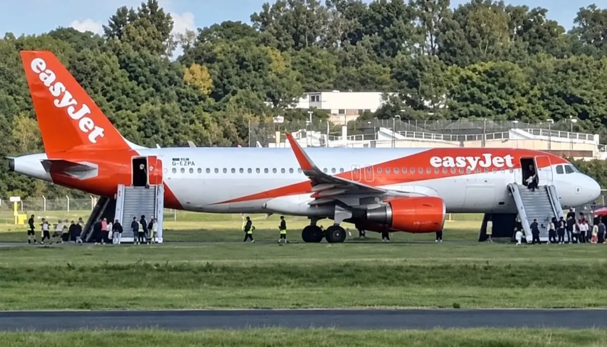 EasyJet Flight U23905 Evacuated After Powerbank Fire