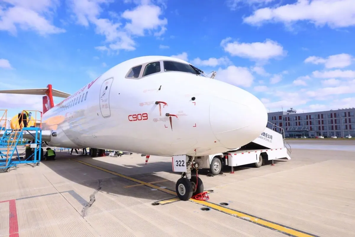 COMAC C909 Expands Xinjiang Fleet to 30 Aircraft