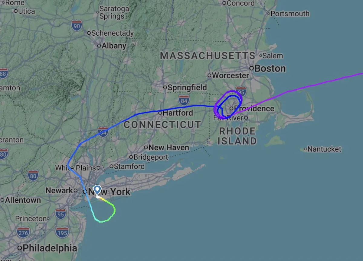 EL AL 777 Pilot Declares Minimum Fuel During JFK Approach
