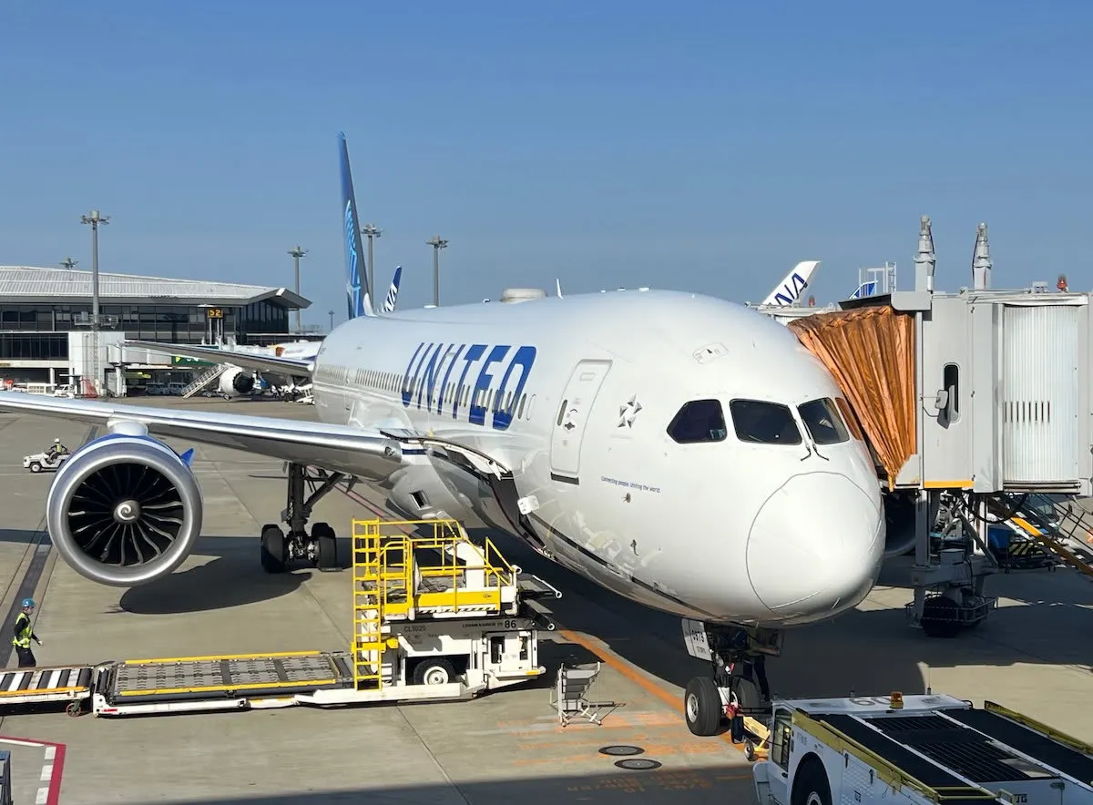 United Elevate 787-9 Returns to Boeing for Repairs