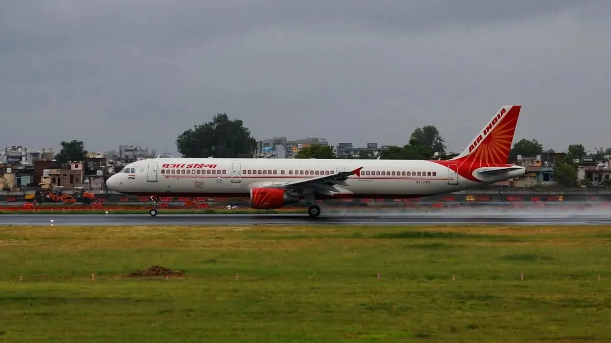 Air India A320neo Makes Emergency Landing After Engine Fire