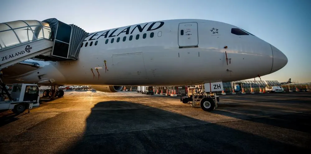 Air New Zealand 777 Diverts to Auckland on Fiji Flight After Technical Fault