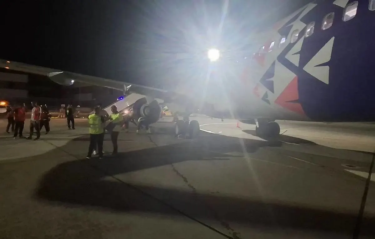 Smartavia Boeing 737-800 Makes Emergency Landing in Sochi