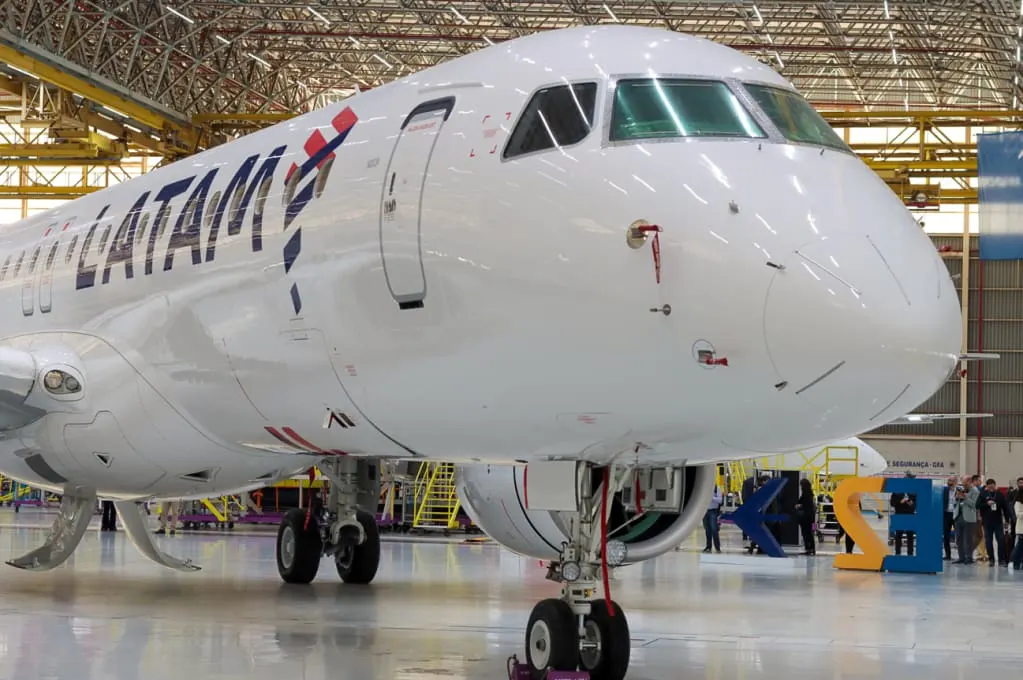 LATAM Airlines Brazil Unveils First Embraer E195-E2