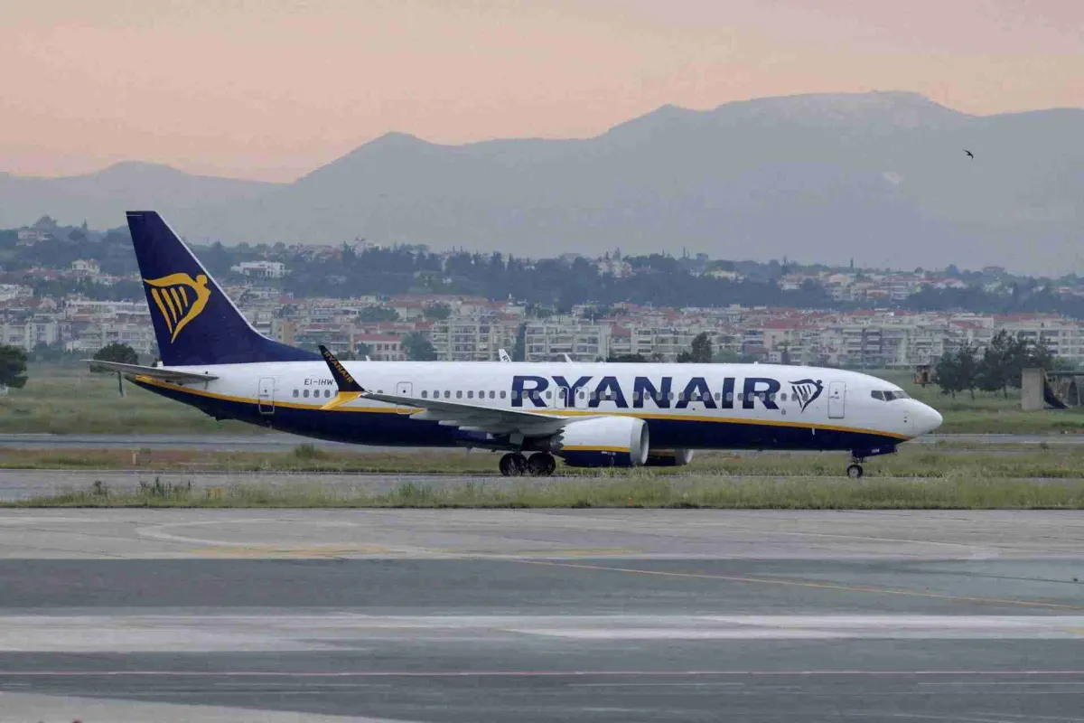 Malta Air 737-800 Investigated After Window Incident