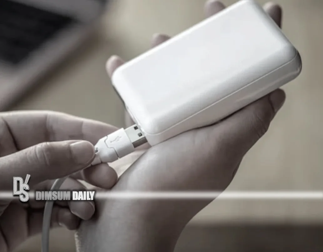 Hong Kong Airport Bans In-Flight Charging, Limits Power Banks to Two