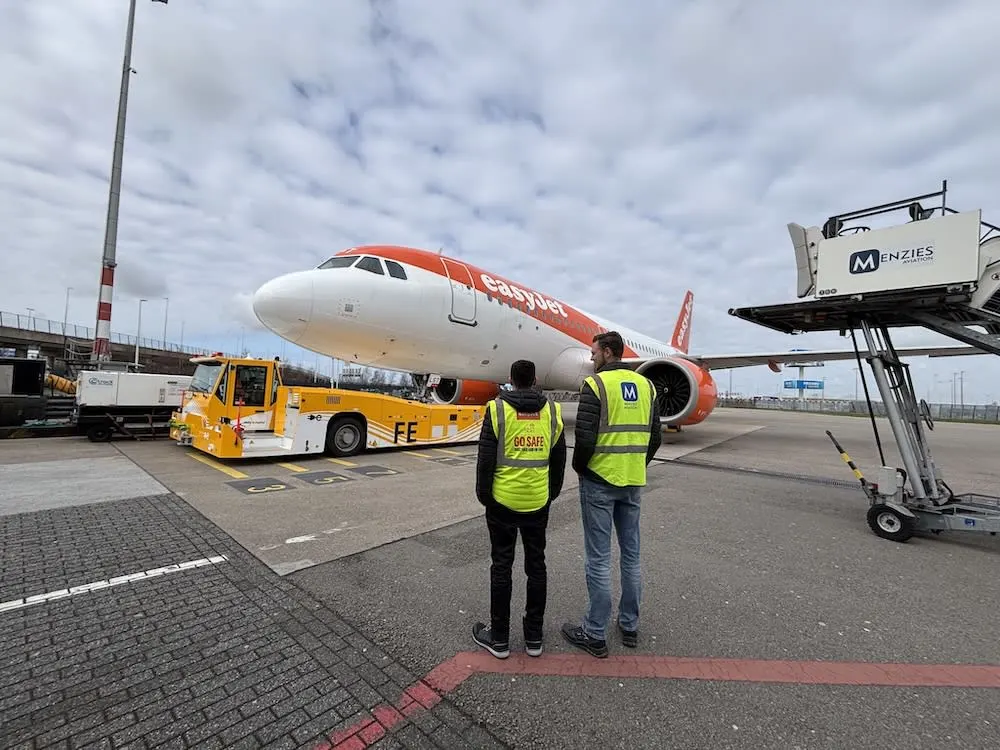 Menzies Aviation Deploys Electric TaxiBot at Schiphol