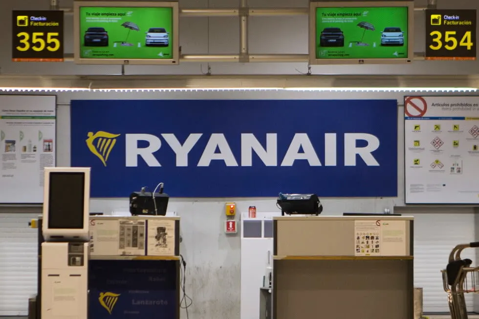 Ryanair 737-800 Decompression Probe Taken Over by NTSB
