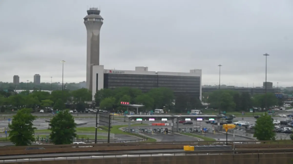 NTSB Investigates Alaska Airlines & FedEx Near-Miss at Newark Airport
